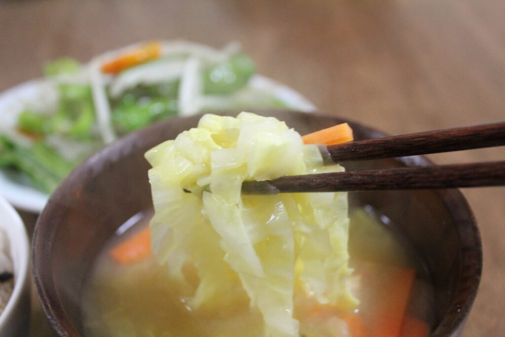 栄養満点キャベツのお味噌汁